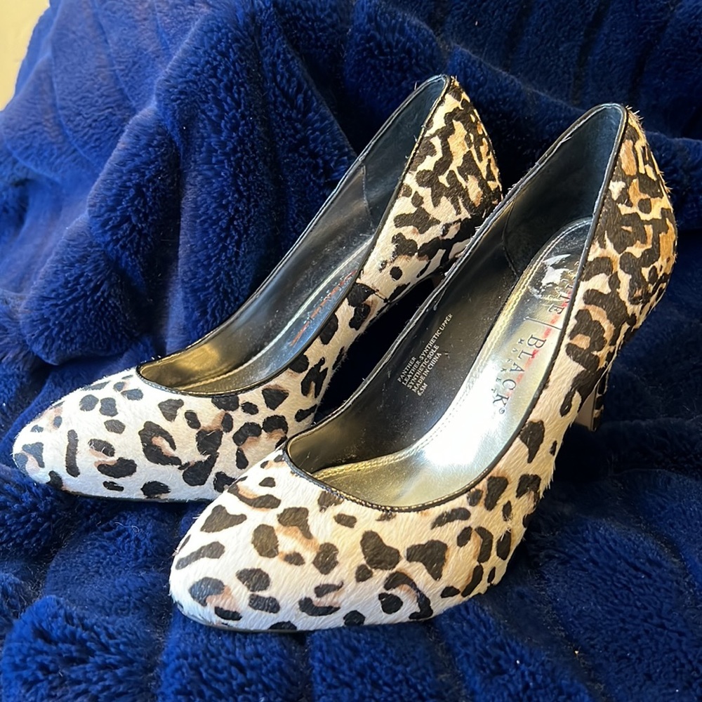 WHITE HOUSE BLACK MARKET. HEELS. CREAM, BLACK AND TAN ANIMAL PRINT. CLASSIC